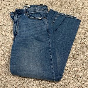 A&F “The Ankle Straight Ultra High Rise” Curve Love jeans